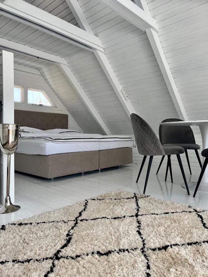 Seehuette Neusiedlersee - Strandhaus, Elektroboot Inklusive 拉斯特 外观 照片