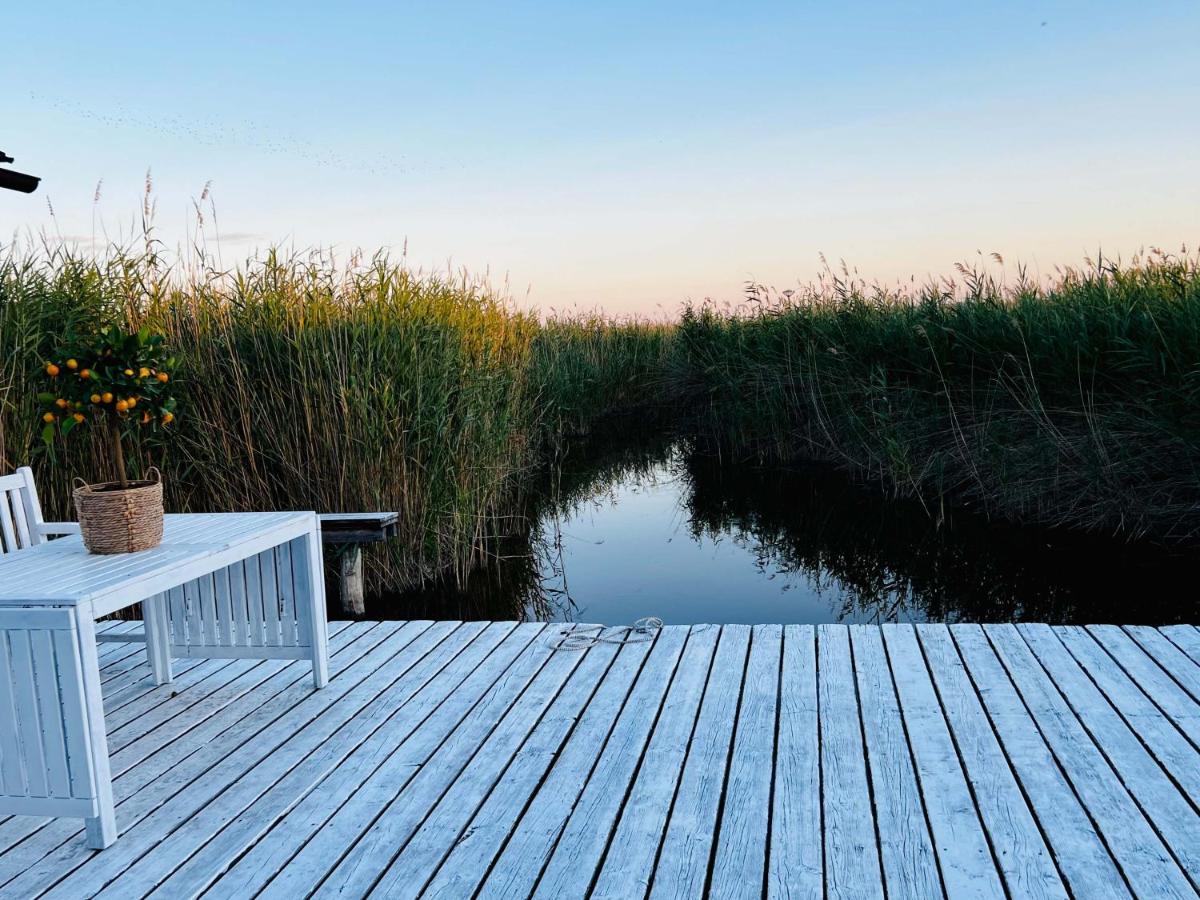 Seehuette Neusiedlersee - Strandhaus, Elektroboot Inklusive 拉斯特 外观 照片