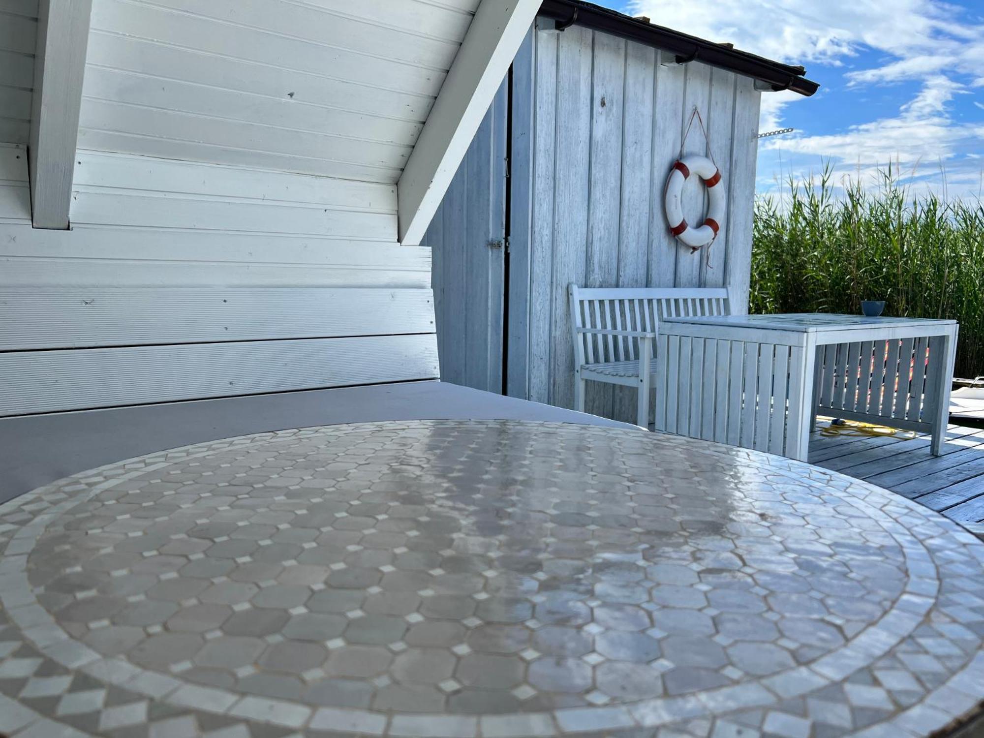 Seehuette Neusiedlersee - Strandhaus, Elektroboot Inklusive 拉斯特 外观 照片