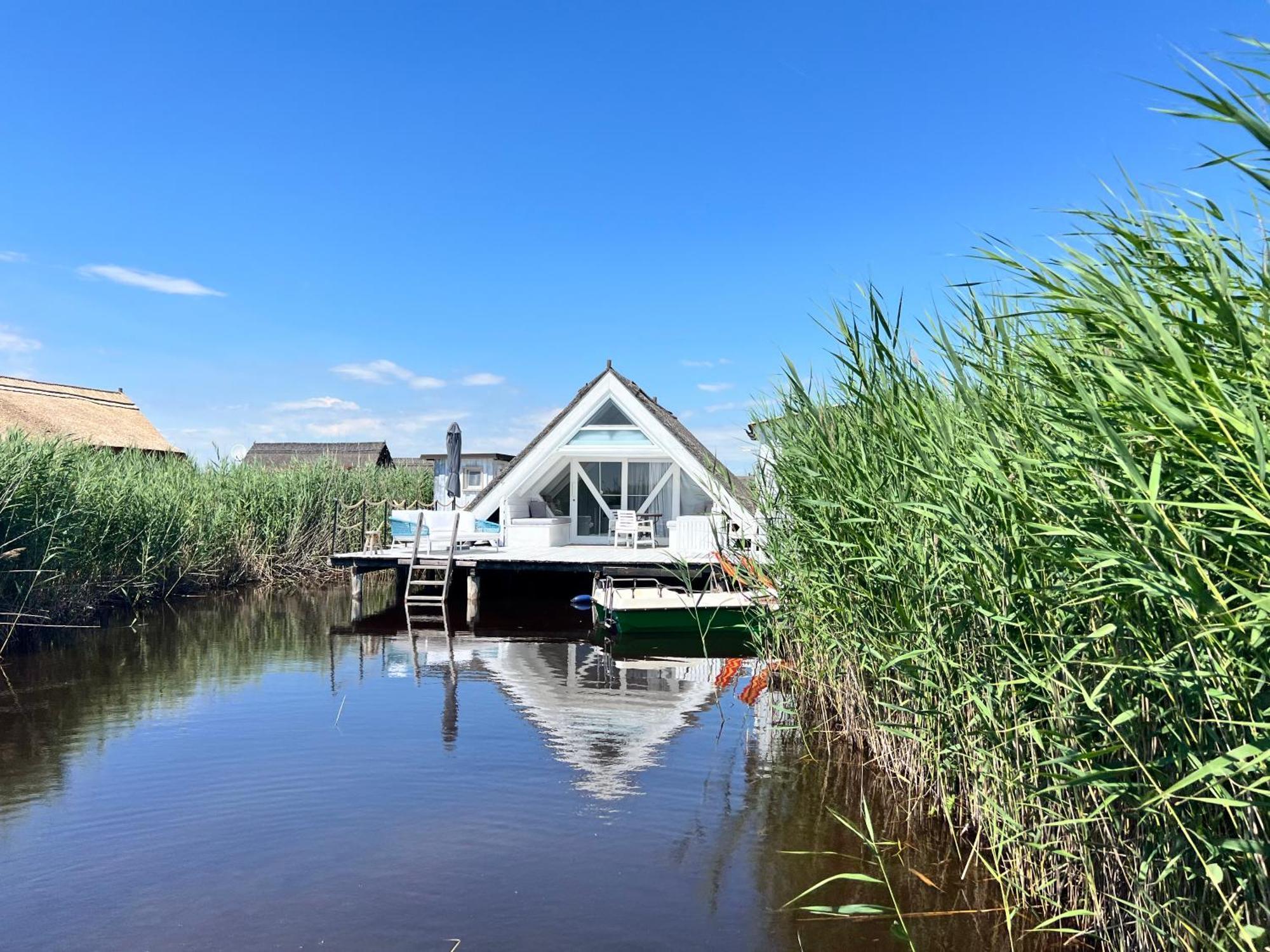 Seehuette Neusiedlersee - Strandhaus, Elektroboot Inklusive 拉斯特 外观 照片