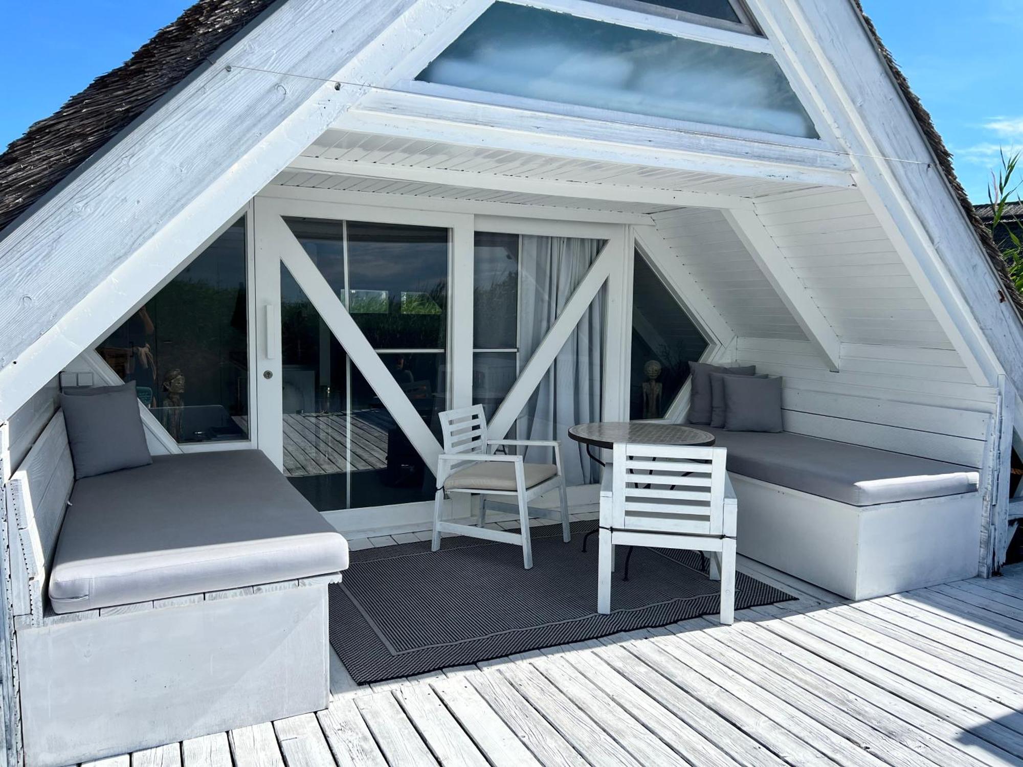 Seehuette Neusiedlersee - Strandhaus, Elektroboot Inklusive 拉斯特 外观 照片